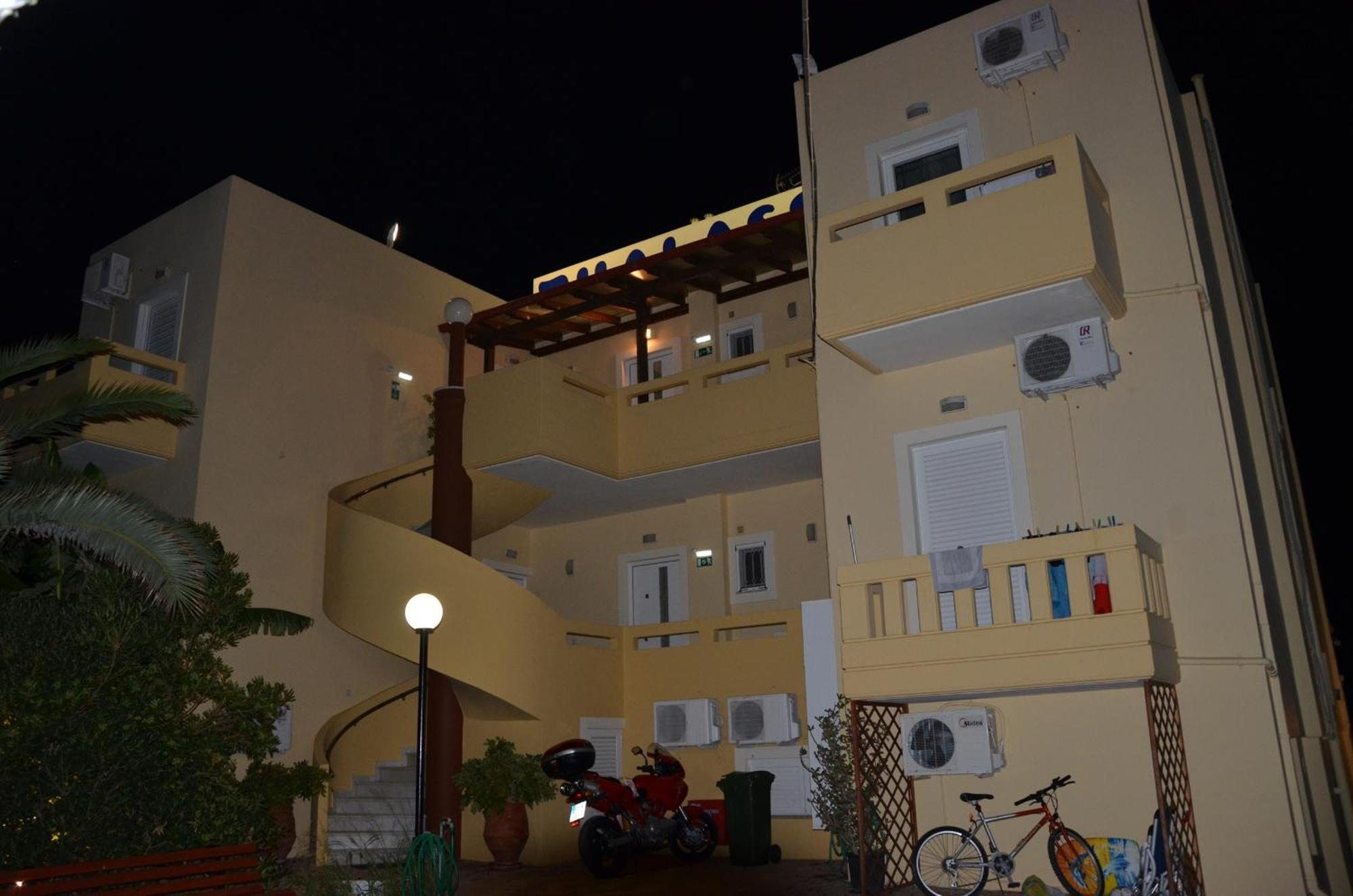 Thalassa Apartments Kíssamos Buitenkant foto